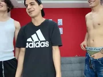 Freechat chillbicrew on Chaturbate