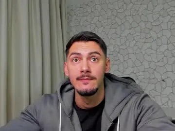 Chaturbate clintmasterss is Freechat clintmasterss — Let's heat up the room! #bigcock #cum #master #muscle #young