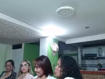 Freechat dannamomcerrat on Chaturbate