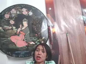 Freechat dannamomcerrat on Chaturbate