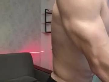 elliot_muscle04 — Goal: CUM Show + Oil [3455 tokens remaining]