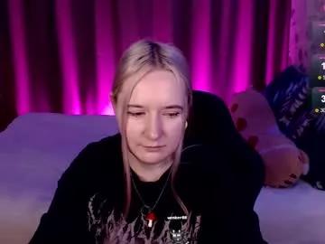 Freechat elovinora on Chaturbate