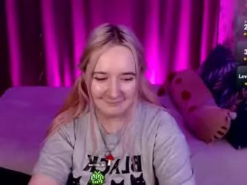 Freechat elovinora on Chaturbate