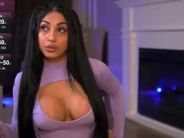 emahallee on Chaturbate