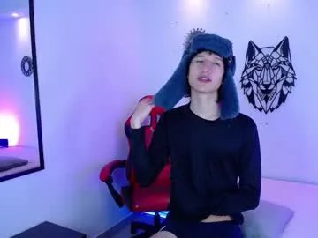 Freechat emmo_boy on Chaturbate