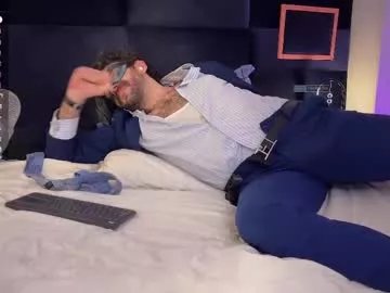 Freechat hairyxlmaster on Chaturbate