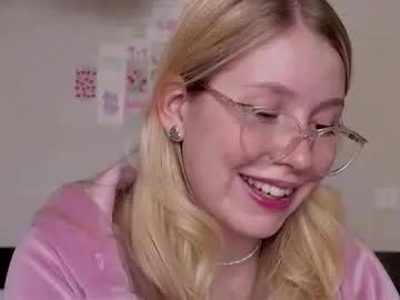 Freechat horney_audrey on Chaturbate