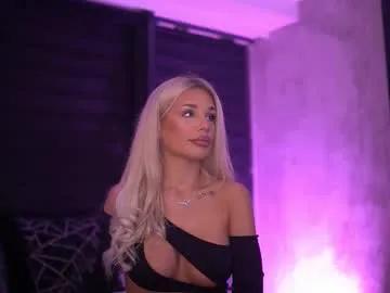 Freechat ivyrowa on Chaturbate