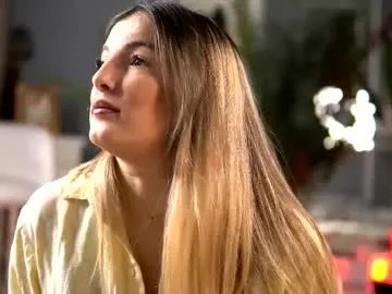 kellymathews on Chaturbate