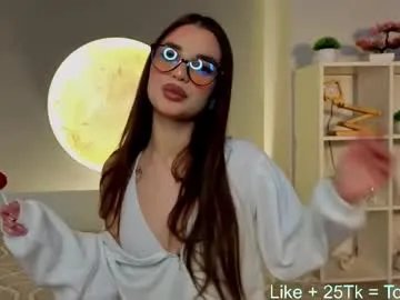 leandraconcatelli — The first air kiss will go to youhi guys, I'm new here, I'll be glad for your support #cute #shy #18 #skinny #braces [23 tokens remaining]