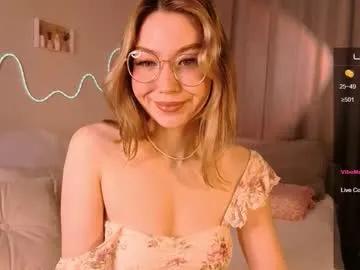 Freechat lilosims on Chaturbate
