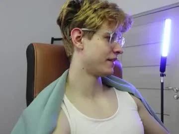 Freechat logan_fraser on Chaturbate