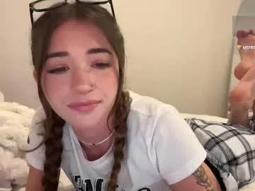 Freechat lolariv on Chaturbate