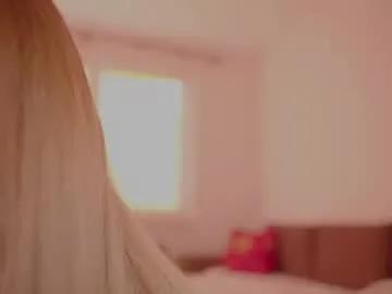 Freechat lovellynelly on Chaturbate