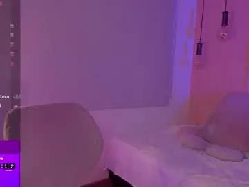 Freechat lovely_emma18 on Chaturbate