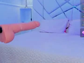 Freechat lyen_rae on Chaturbate