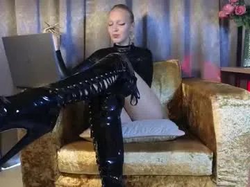 Freechat marthahoffman on Chaturbate
