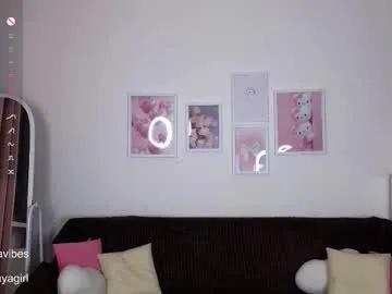 Freechat maya_blonde18 on Chaturbate