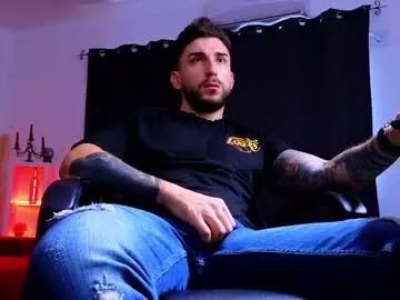 Group mightyaaron on Chaturbate