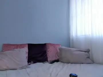 Away mollyybloom on Chaturbate