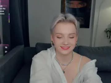 Freechat nakishacroshaw on Chaturbate
