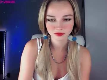Freechat rose__luck on Chaturbate