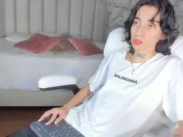 shantal_thompson21 — Goal: BIG SQUIRT  #tomboy #skinny #strapon #bigpussylips #anal [777 tokens remaining]