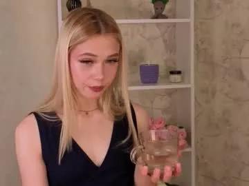 Freechat smile_with_nicole on Chaturbate