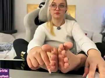 strupedsunicorns — Current Goal: Make me happy at 5000 tokens -- #feet #ass #bbc #cute #mistress