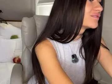 Freechat urlillshy on Chaturbate