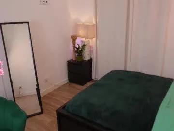 Freechat yess_kiki on Chaturbate