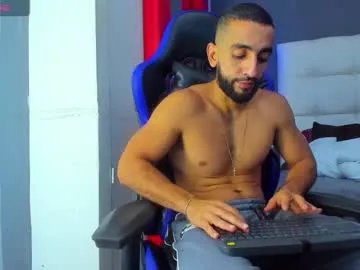 yiyo10_ on Chaturbate