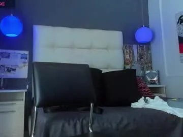 yiyo10_ on Chaturbate