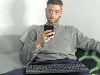 james_leeandros on Flirt4Free