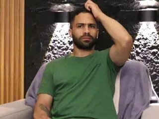 leo_diaz on Flirt4Free