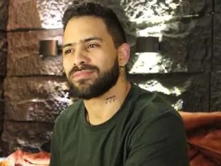 leo_diaz on Flirt4Free