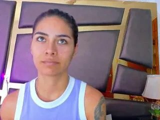 Freechat nicole_esposito on Flirt4Free