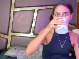 Freechat nicole_esposito on Flirt4Free