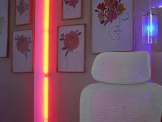 sophie_becker on Flirt4Free