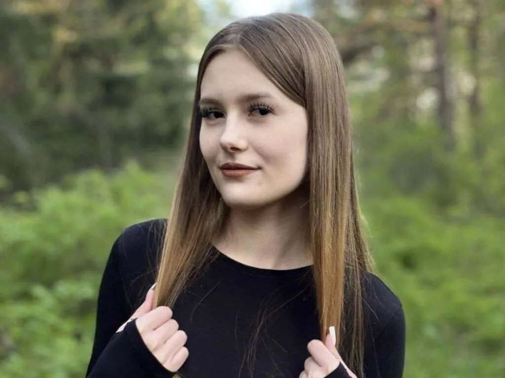 LiveJasmin BernardPeters is Group BernardPeters — I love spending time with new and interesting people, I love animals and my family. I want to see the world, I like to travel