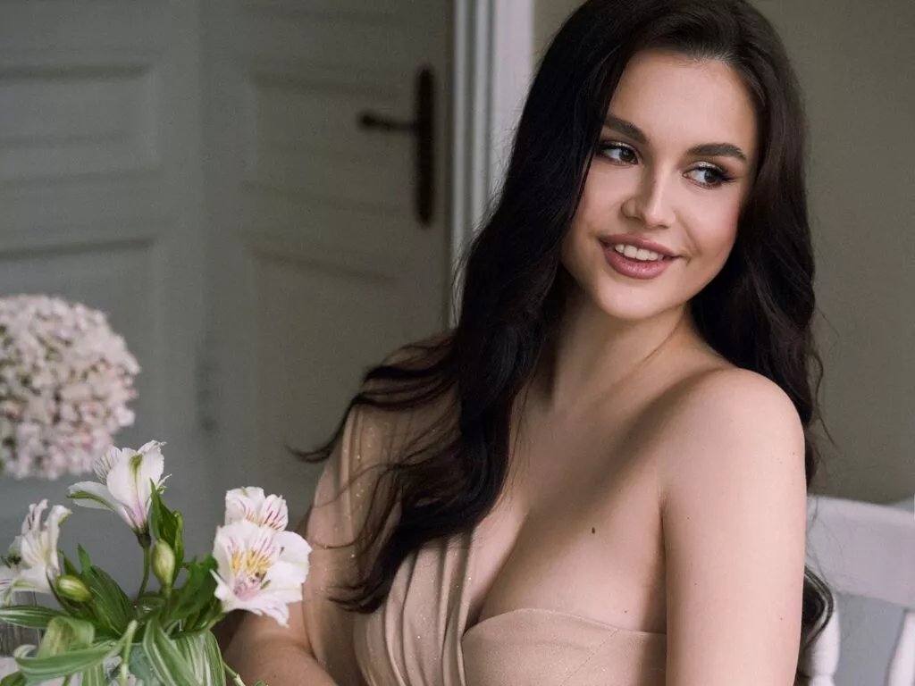 GloriaPeachy — I love spending time with interesting and naughty men