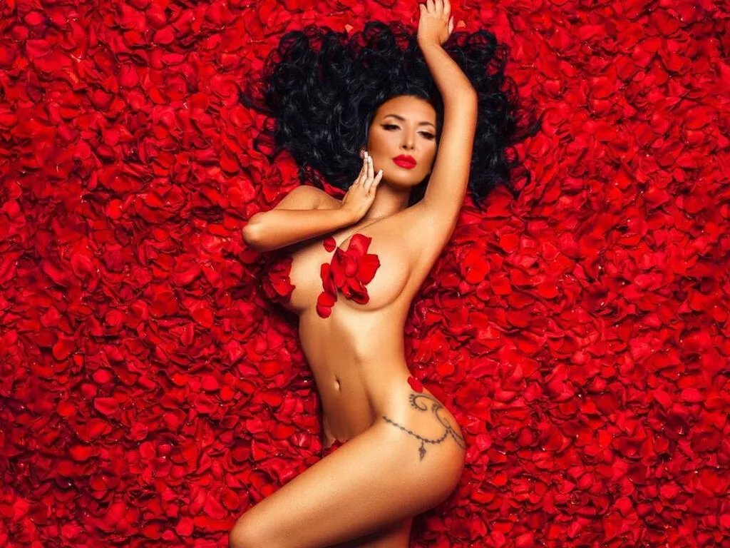 KendraLoren — Prepare your heart to be melted and your mind to be charmed! Model of the year winner, I am refined, elegant, powerful and seductive... I am Every man's dream, I am your Goddess of LOVE with seductive curves to worship! In the world of DESIRE and...