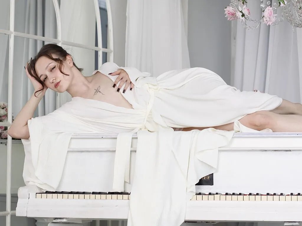 SelinDeLaRosa — I am the embodiment of luxury and desire. Silky sheets, the scent of perfume, the fire in my eyes---everything about me is designed to drive you crazy. I'm not just beautiful---I'm the kind of woman people dream about and don't forget. Want to find...