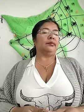 Freechat __valentina18 on StripChat