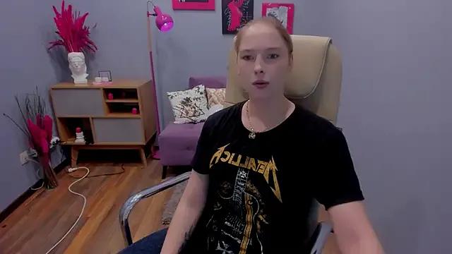 _fiona_Love — I'm not undressing today