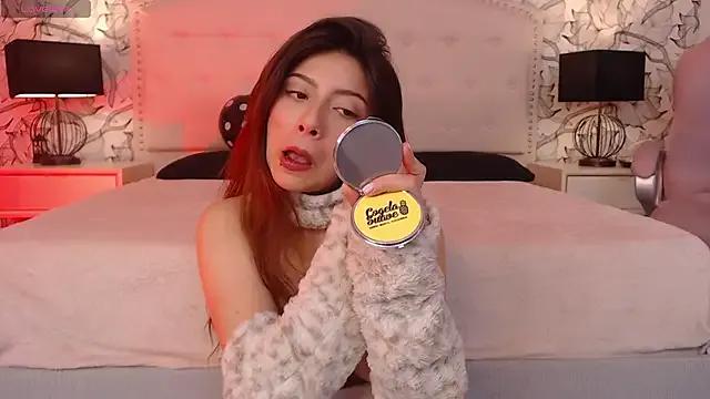 Freechat Adrianna5_ on StripChat