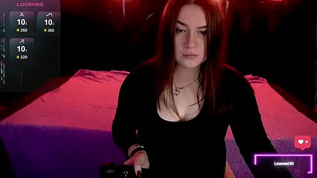 AliceOfWondersS on StripChat