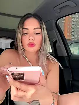 Freechat Alirawrz on StripChat