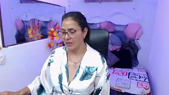 Freechat AmandaPeet on StripChat