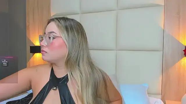 Freechat antonella_cutie_ on StripChat